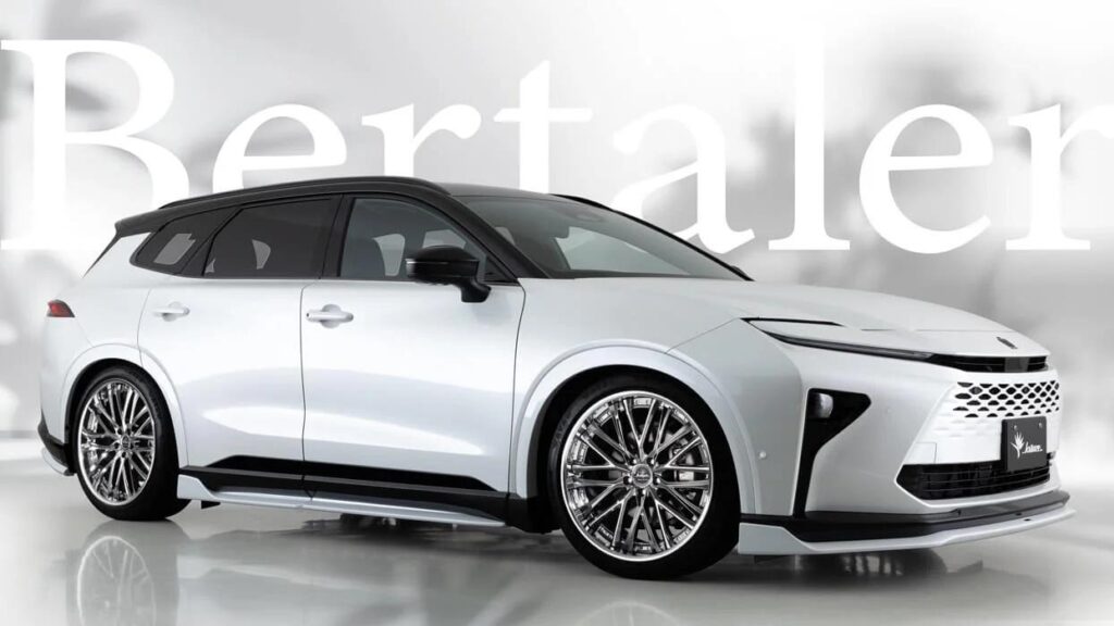 トヨタ「クラウンエステート」×「KranzeBertaler」